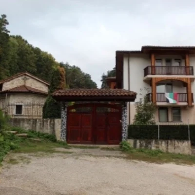 Izvorski manastir 1